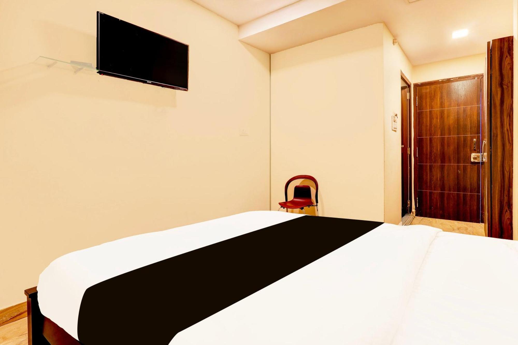 Super Hotel O Mahanadu Formerly Akshaya Bheemas Vijayawāda Exteriér fotografie